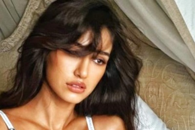 Disha Patani Flaunts Her Washboard Abs in White and Black Bralette, See Pic