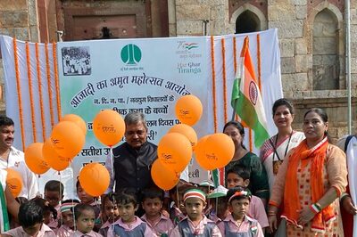 Har Ghar Tiranga': NDMC Vice Chairman Satish Upadhyay Flags off 'Prabhat Pheri' of School Students