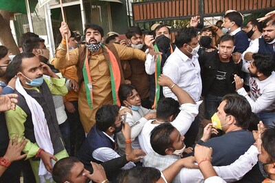 Delhi BJP Workers Stage Protest Outside Deputy CM Manish Sisodia's Residence