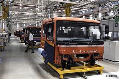 Global manufacturers go local in cost-wary India