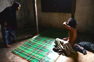 'Faeces Smell, Food Scattered Around': 3 Graduate Siblings in Guj Locked up in Room for 10 Yrs, Rescued