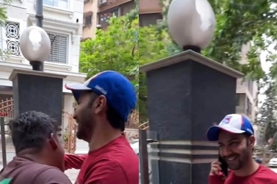 Naughty Varun Dhawan Snatches Paparazzo's Phone, Tells His Girlfriend 'Busy Hai'; Watch Video