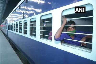 Two UP Migrant Workers Returning from Gujarat in Shramik Special Trains Die on Way, Say Police