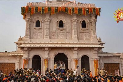 Over 5 Lakh Devotees Offer Prayers at Ayodhya Ram Mandir On Day 1; Magistrates Deployed To Maintain Order