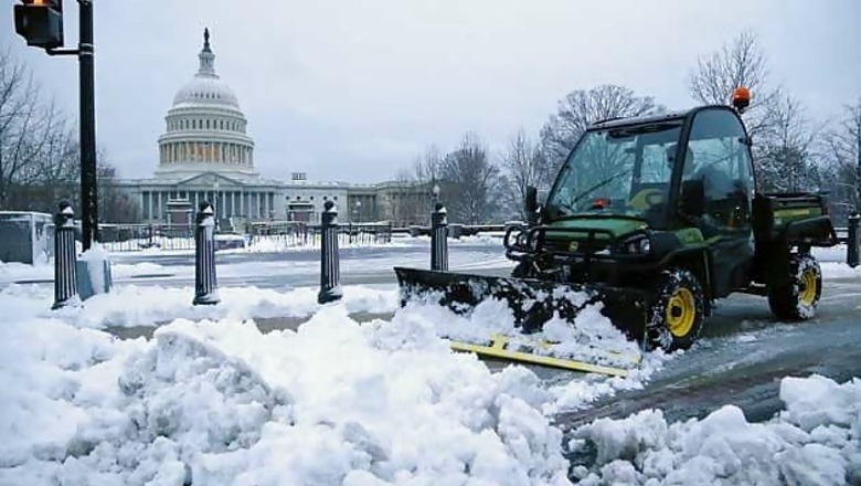 Winter storm blasts US mid-Atlantic days before spring