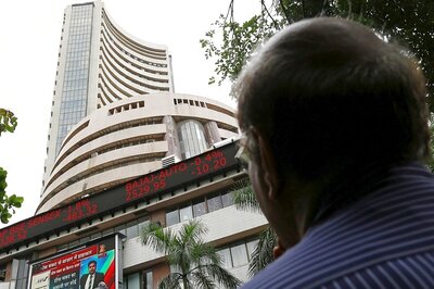 Sensex Opens In the Red, Down Over 300 Points; Nifty Below 17,630; Rupee Weakens By 37 Paise