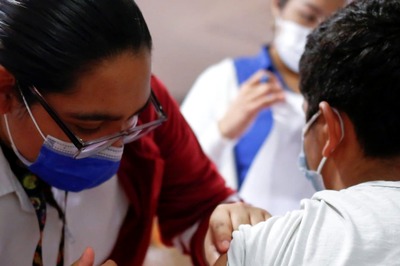 BMC Stockpiled 5 Lakh Covid Vaccines, But Citizens Reluctant to Take Jab During Festive Season