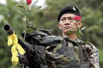 Thai army sets up probe into Thaksin