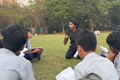 This Organisation Is Teaching School Students In Parks And Courts For Practical Knowledge