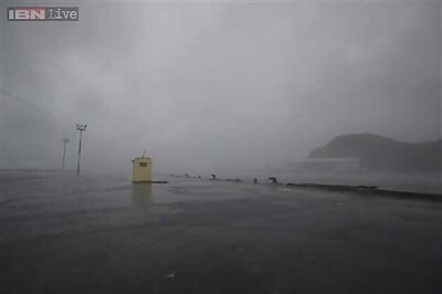 Typhoon Hagupit slams into eastern Philippines