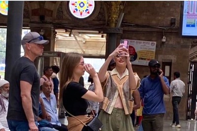 Gigi Hadid Visits Mumbai’s CSMT Station Without Security; Netizens Wonder 'Nobody Recognised Her?'