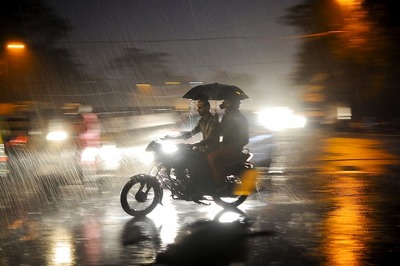 Rains: Yellow Alert and Thunderstorm Warning Issued for 16 Karnataka Districts Including Bengaluru
