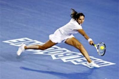 Sania-Mattek march ahead, Bhupathi-Knowles out
