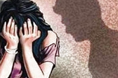 Senior Malaysian police officer gets 100 years for raping girl