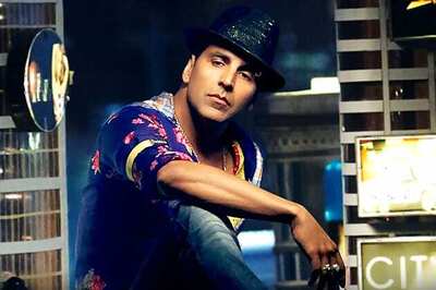 Akshay starts New Year with a shoulder injury