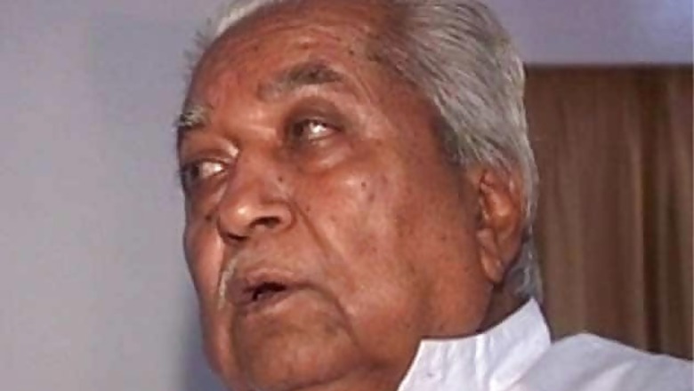 Keshubhai urged to lead campaign against Modi