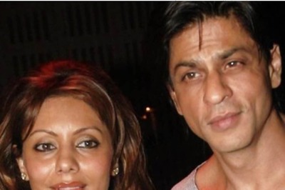 Aryan Khan Bail Hearing: Mood Outside Mannat Somber as Family and Fans Await Good News