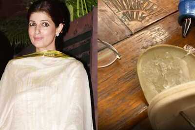 Twinkle Khanna Is Having A Hard Time Fixing Her Glasses and Slippers