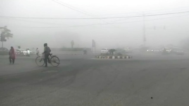 Delhiites Wake Up to a Chilly 2020 as Mercury Dips to 2.4 Degrees