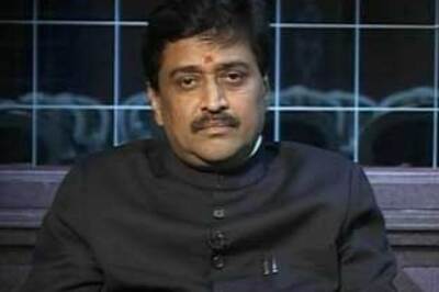 Chavan thanks Mumbaikers for MNIK's success