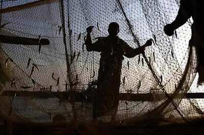 Pakistan releases 163 Indian fishermen