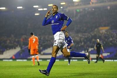 Hull City sign defender Curtis Davies