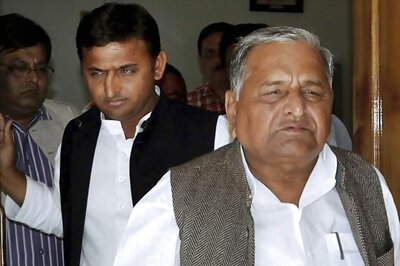 Mulayam asks SP ministers to be image-conscious