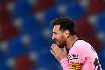 Lionel Messi to Hold News Conference on Sunday After Shock Barcelona Exit