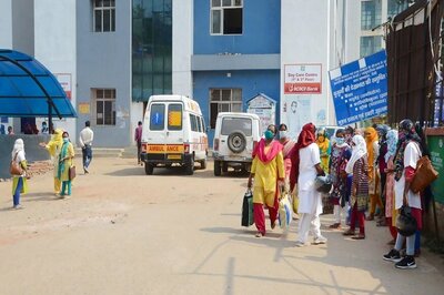 10 Staff Members of Delhi Hospital Quarantined After Attending Covid-19 Patient