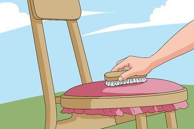 How to Clean Bird Droppings off Canvas Furniture