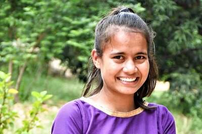 18-Year-Old 'Sarpanch' in Rajasthan's Dera Village is Bringing School Drop-Outs Back to Classes