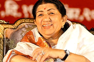 Lata Mangeshkar pays tribute to Kishore Kumar on Twitter