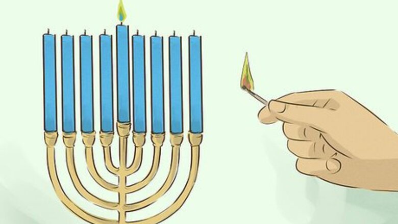 How to Light a Chanukah Menorah