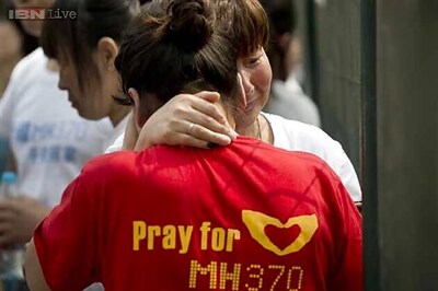 Families mark MH370 anniversary with vow to never give up
