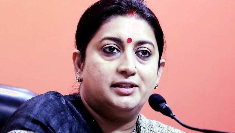 Man Throws Bangles at Smriti Irani in Gujarat, Shouts Vande Mataram
