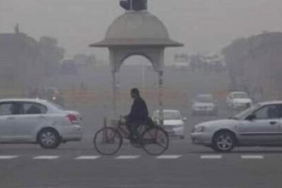 Delhi's Air Quality Slips to 'Very Poor' Category; Stubble Burning Contributes 14% to Polluted Air
