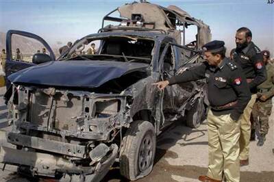 40 killed, 72 injured in Pak suicide attack