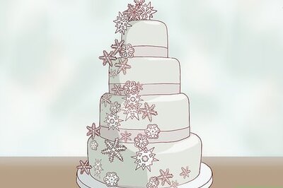 How to Decorate a Winter Wedding Cake