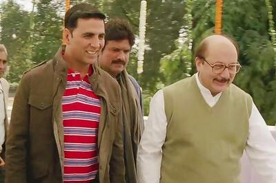 Shooting with Anupam Kher? It isn't tough: Akshay Kumar