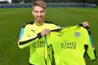 Leicester City Sign Goalkeeper Ron-Robert Zieler from Hannover 96