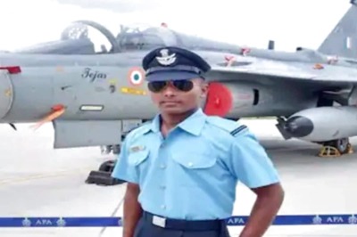 Auto Driver’s Son Becomes Flying Officer in IAF, Only Person From AP, Telangana to Achieve Feat in 2021