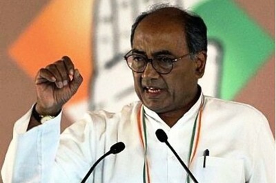 BJP Offering Rs 25-35 Crore to Congress MLAs to Bring Down MP Govt, Alleges Digvijaya; BJP Rebuts