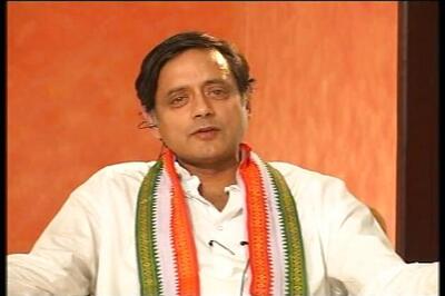 India does not need 'a bleeder or a pleader' as a PM: Shashi Tharoor