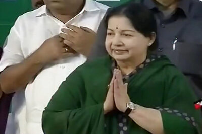 AIADMK chief Jayalalithaa takes oath as Tamil Nadu Chief Minister for the fifth time