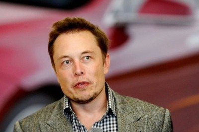 Elon Musk Says He's Sold Enough Stocks to Meet 10 Percent Goal