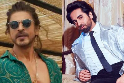Shah Rukh Khan Calls Ayushmann Khurrana 'Sweetheart' After He Poses Outside Mannat, Latter Reacts
