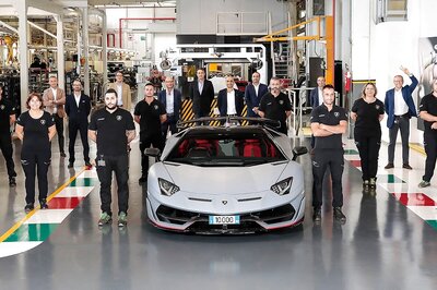 Lamborghini Aventador Achieves Milestone, Crosses 10,000 Units Production Mark