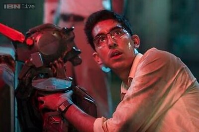 'Chappie' tops slow weekend, 'Unfinished Business' tanks