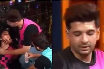 Karan Kundrra Panics After GF Tejasswi Prakash Faints On The Set Of Entertainment Ki Raat-Housefull; Watch