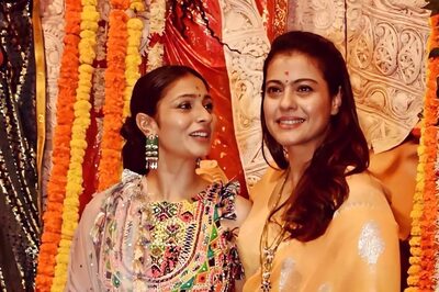 Kajol, Tanishaa Mukerji Turn Heads in Stunning Ethnic Outfits As They Celebrate Durga Puja; See Pics